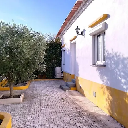 Delia Typical Portuguese House * Sao Bartolomeu dos Galegos e Moledo